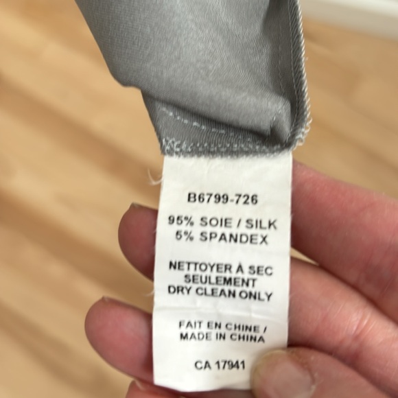 Andy the- anh sleeveless silk blouse - Picture 4 of 4